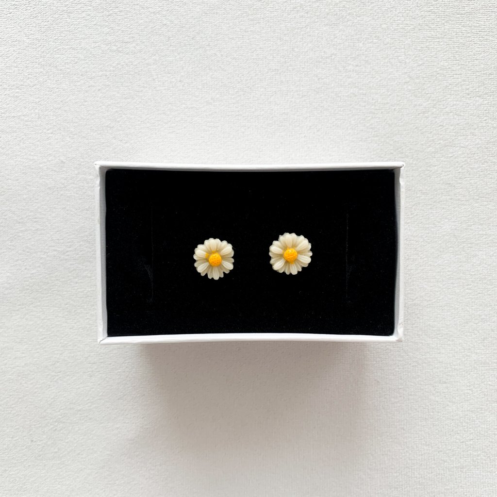 Cream Colored Flower Stud Earrings